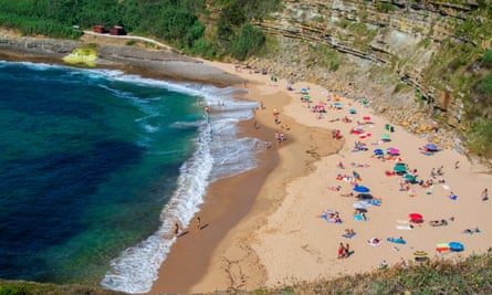 Praia dos Coxos is close to Lisbon and offers good swimming.