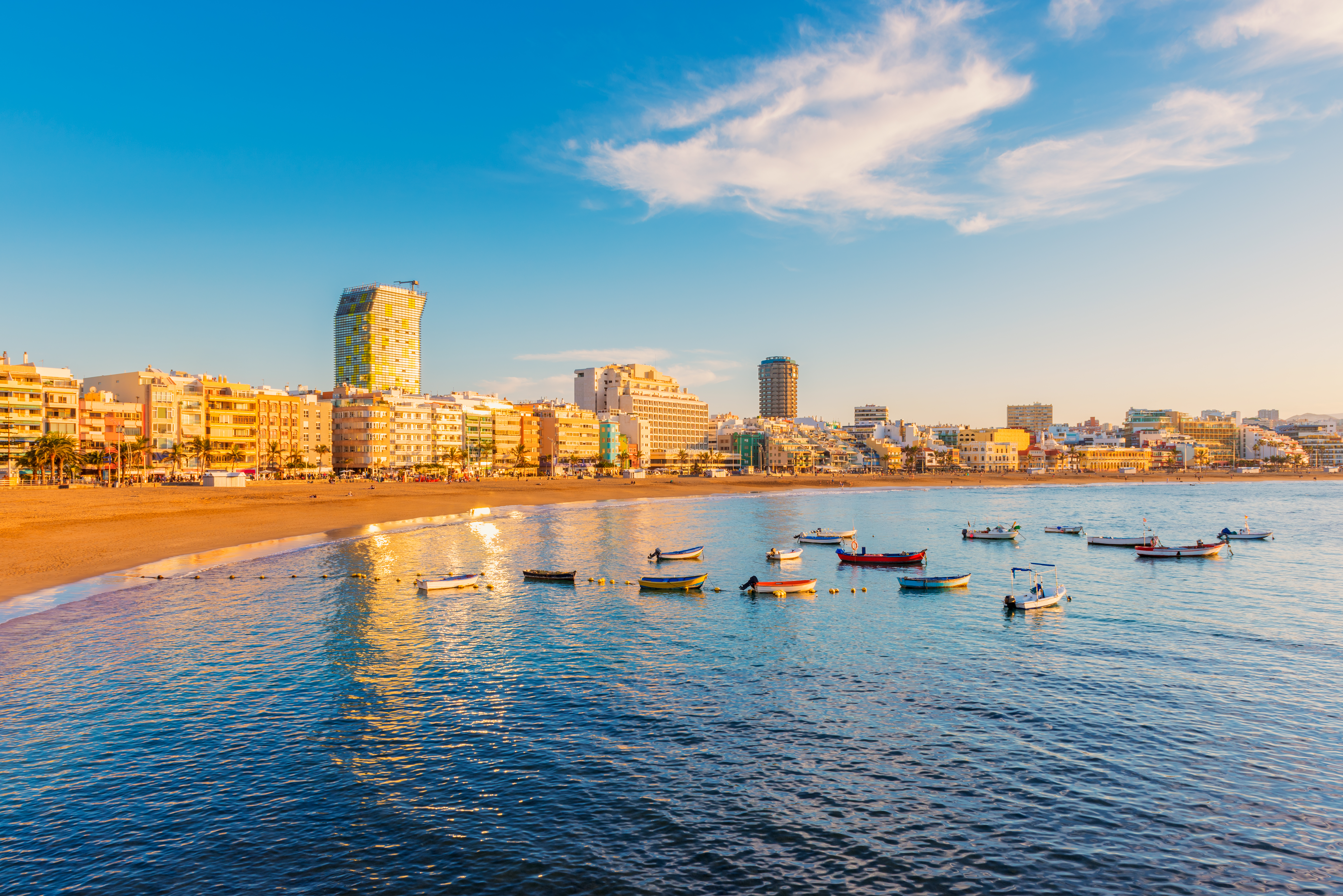 Playa de las Canteras is in the heart of buzzing Las Palmas