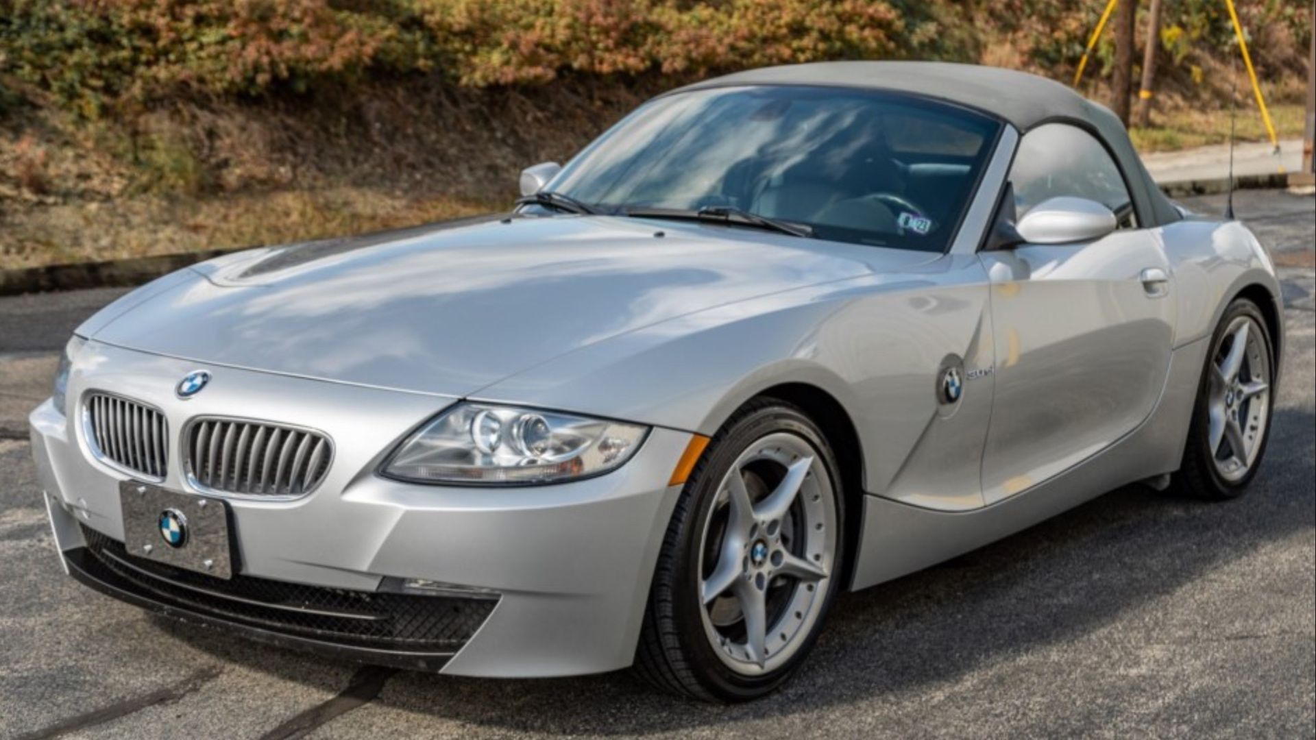 Silver 2007 BMW Z4 3.0si Coupé