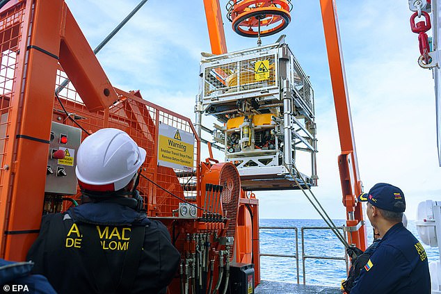 The equipment used for searching of the remains of the galleon San Jose submerged almost 3,100 feet under the Colombian Caribbean Sea. It was operated by naval officials