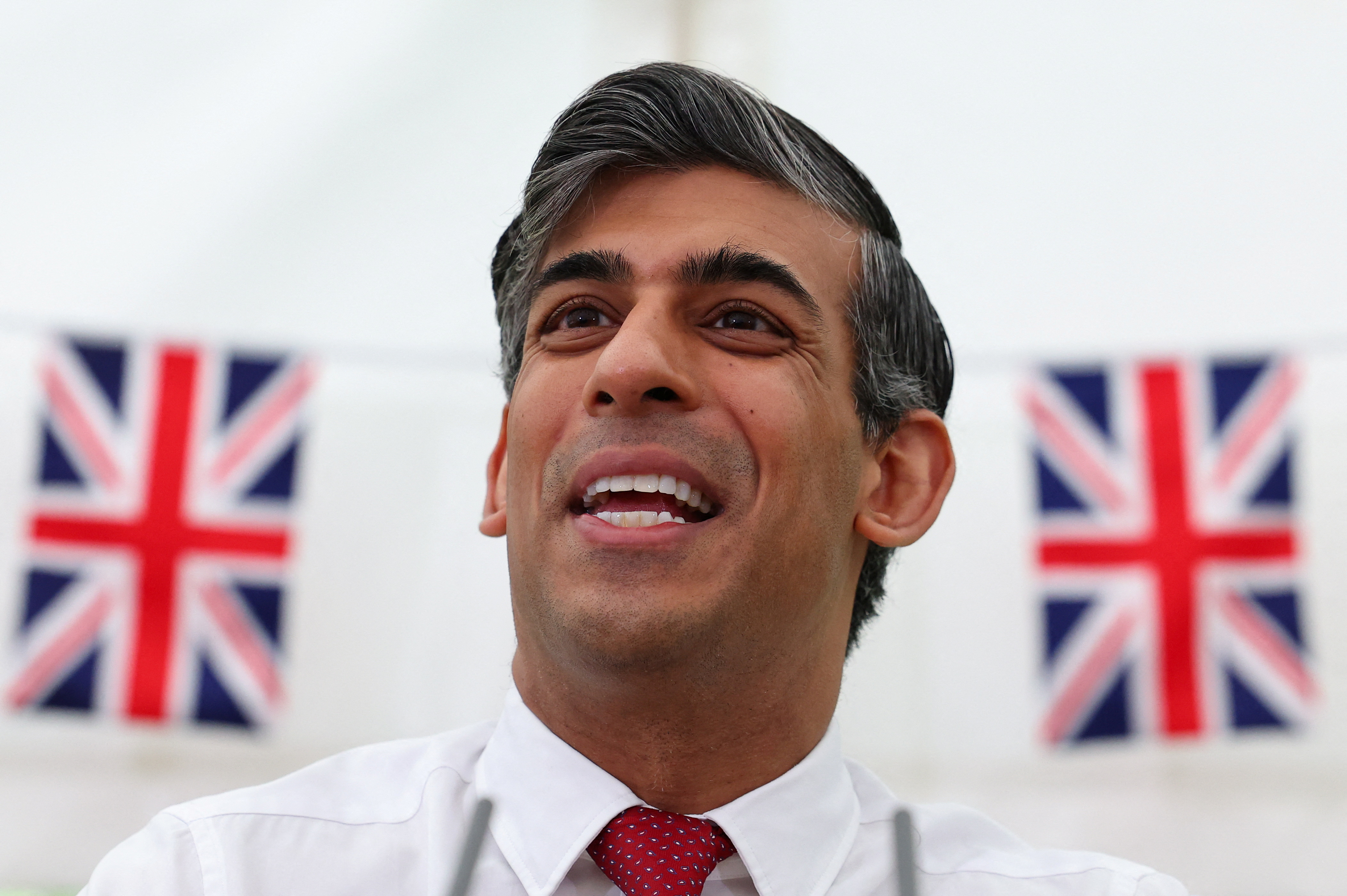 Rishi Sunak has a 'fighting chance' of hitting his manifesto pledge to reduce net migration to 250,000