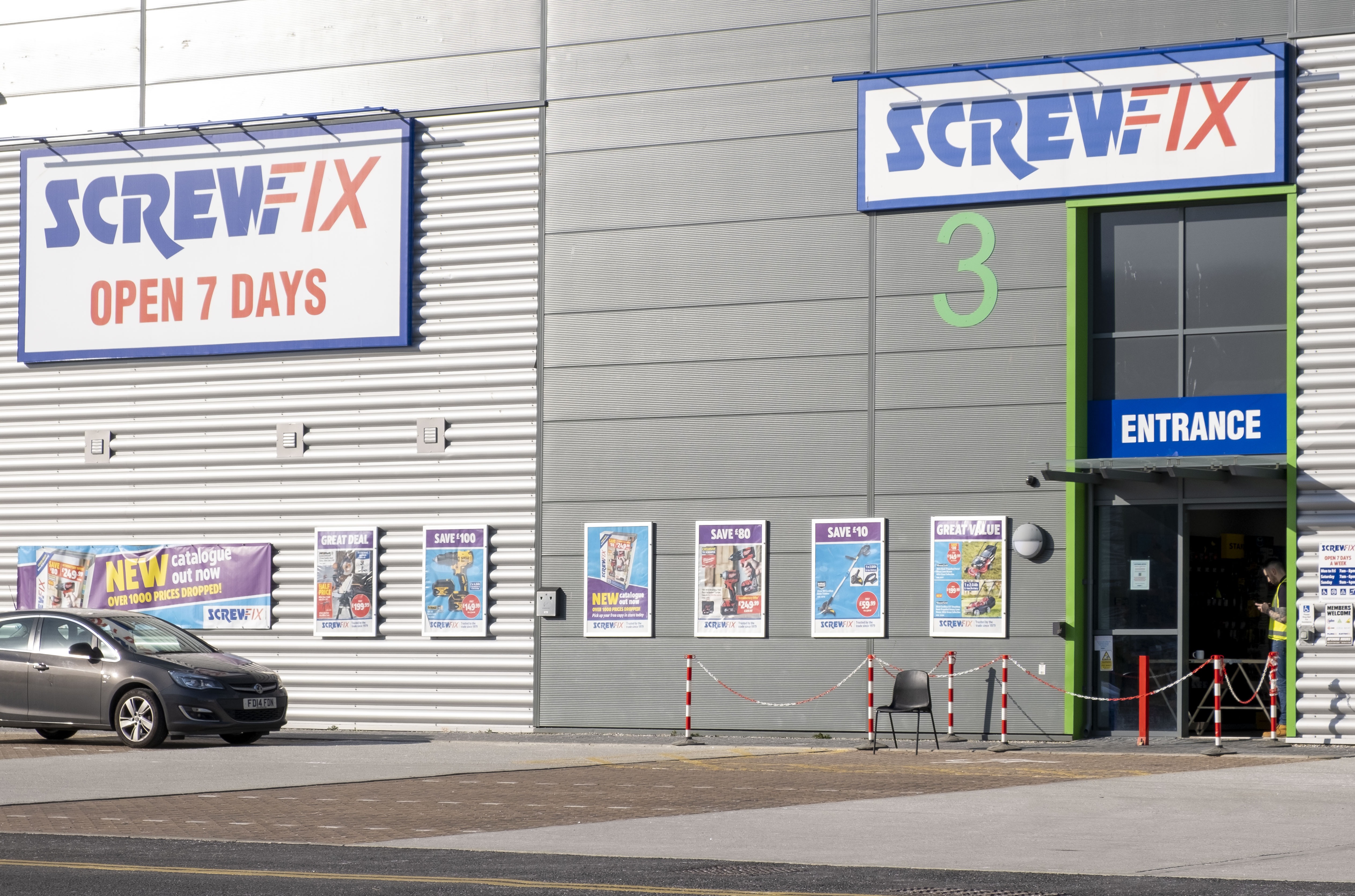 Screwfix  has changed its opening hours over the bank holiday