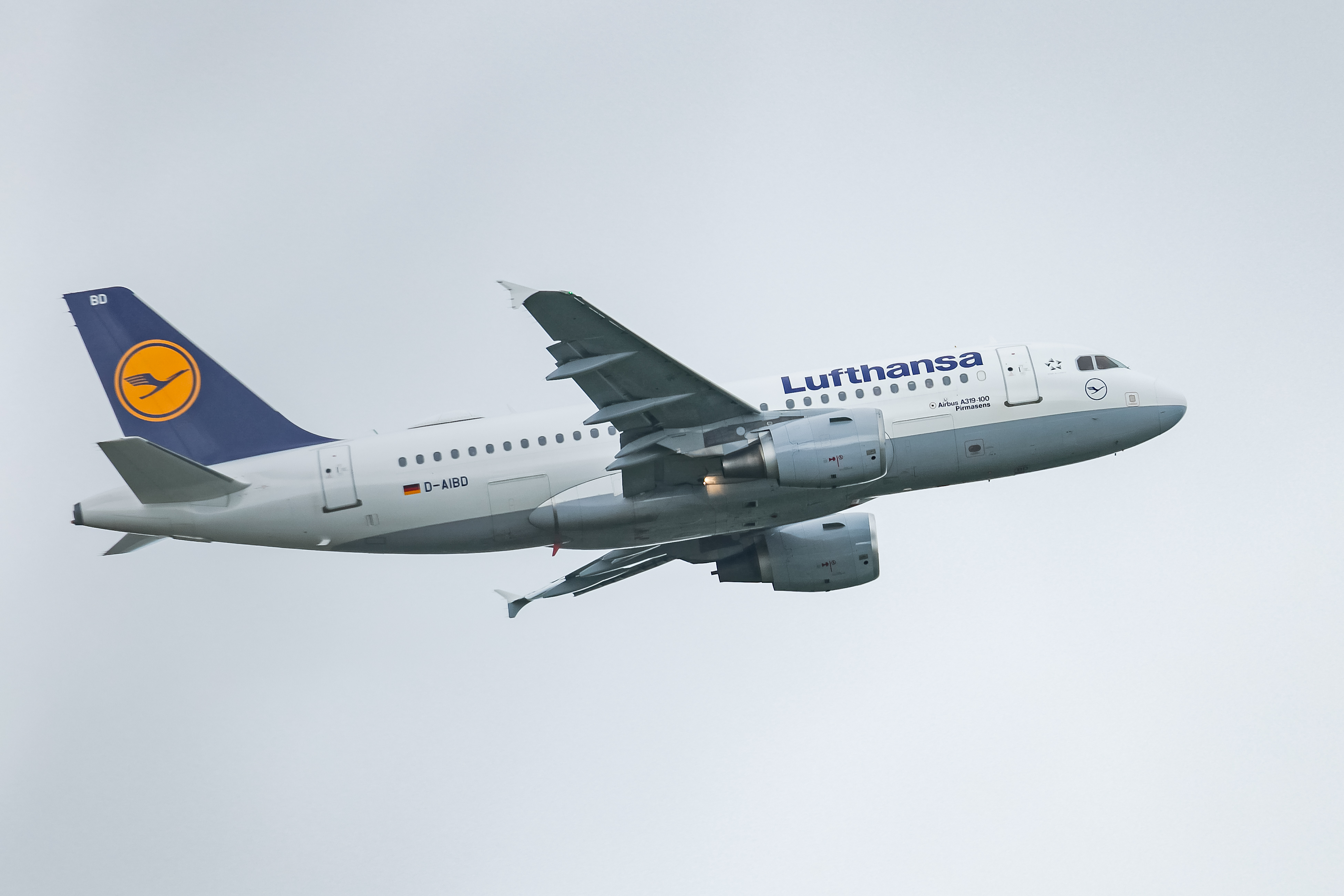 Lufthansa will introduce an environmental charge of up to £60 to its fares