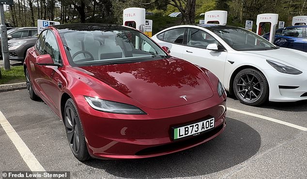 Planning ahead with over eight hours of driving ahead of me, I stopped at Tebay on the way down, charging for 45 minutes on the Superchargers while I had lunch and a walk