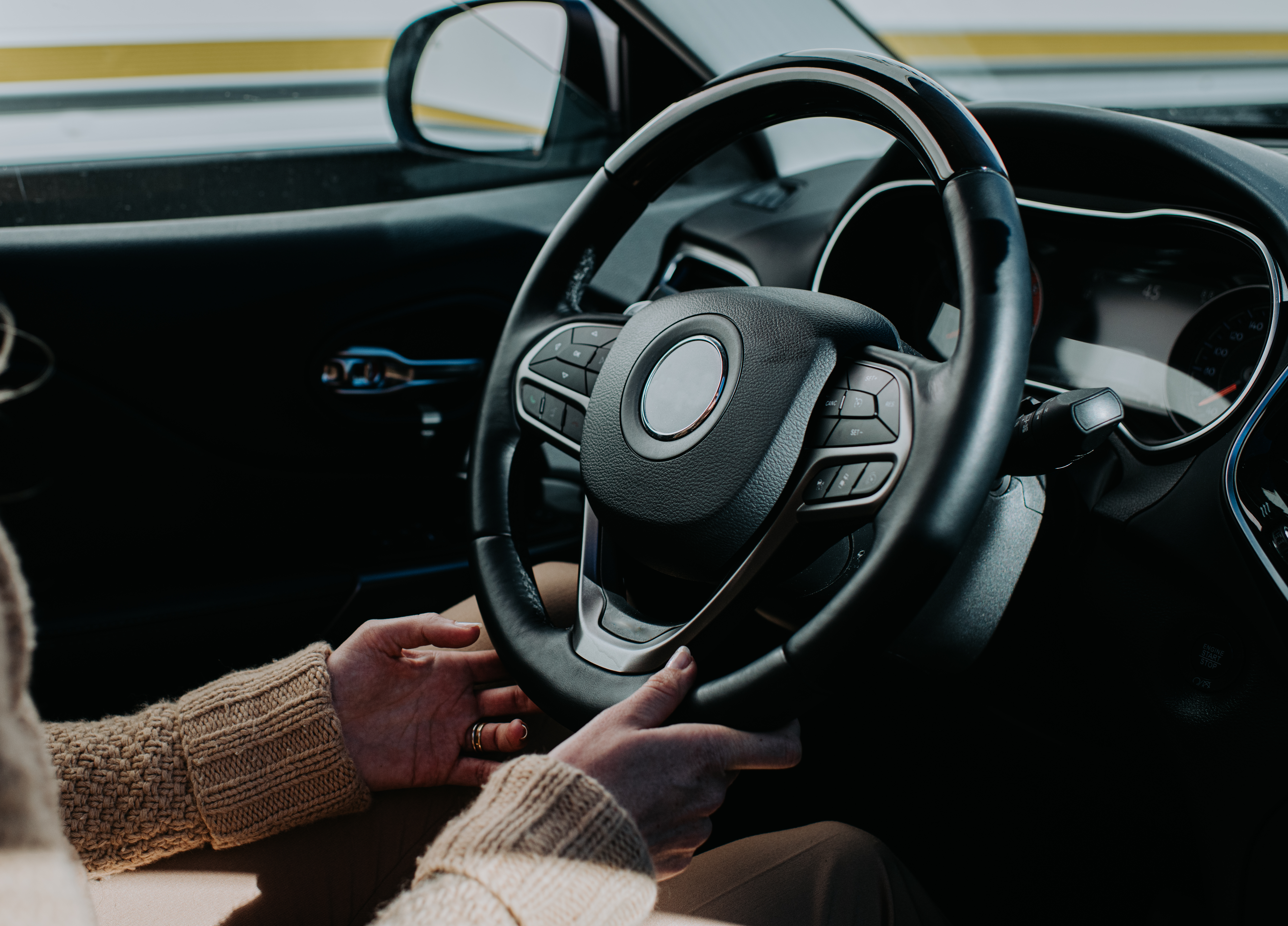 There's a very simple way to stop burning your fingers on a hot steering wheel (stock image)