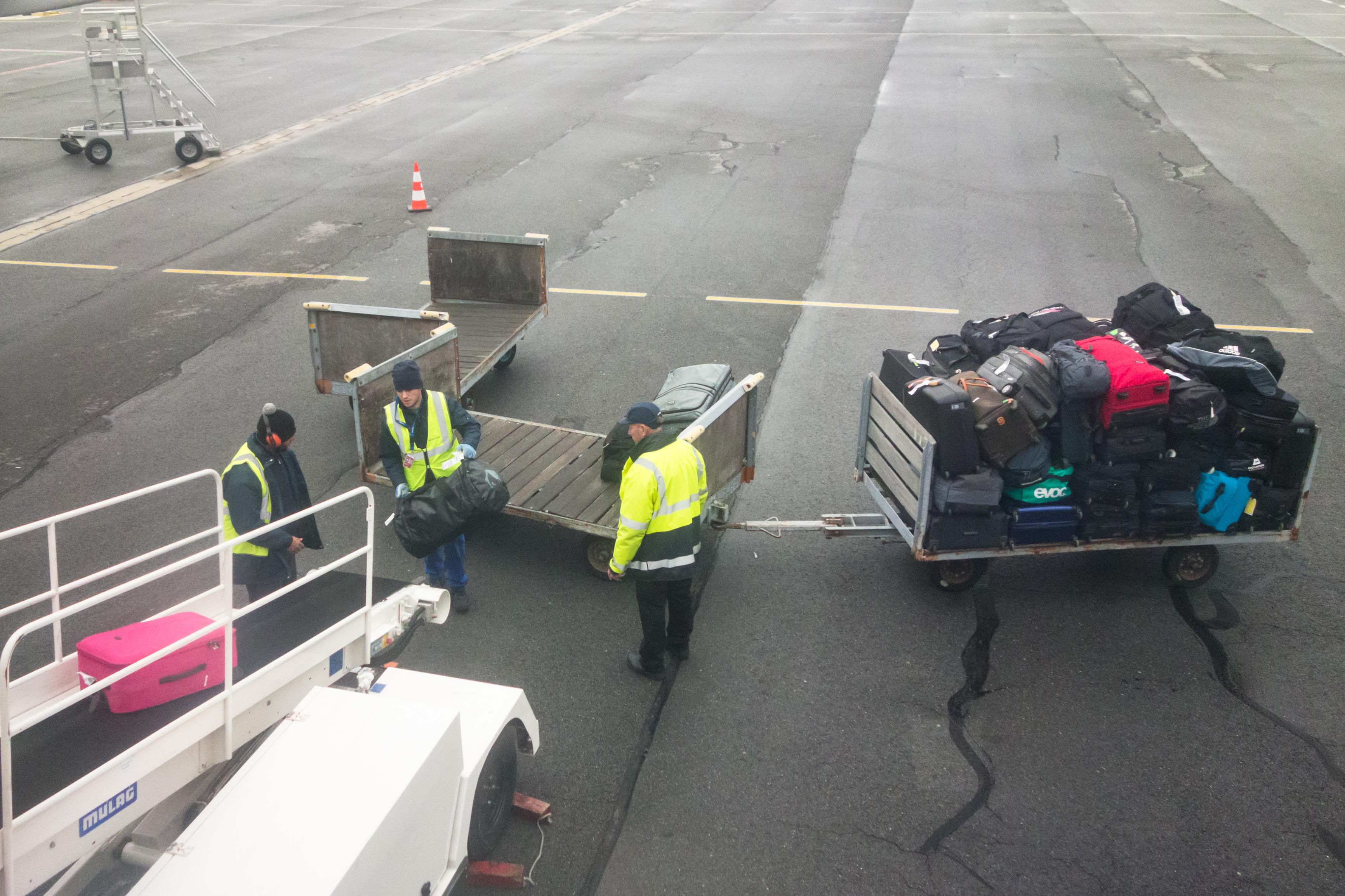 Baggage handlers in some Italian airports are set to strike this month