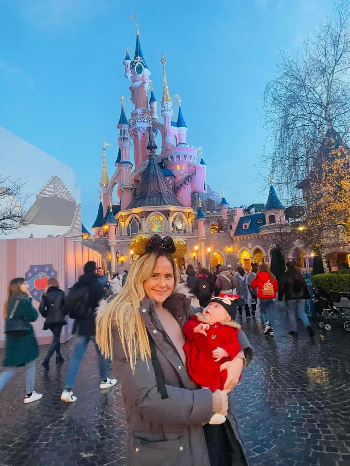 Francesca in Disneyland Paris