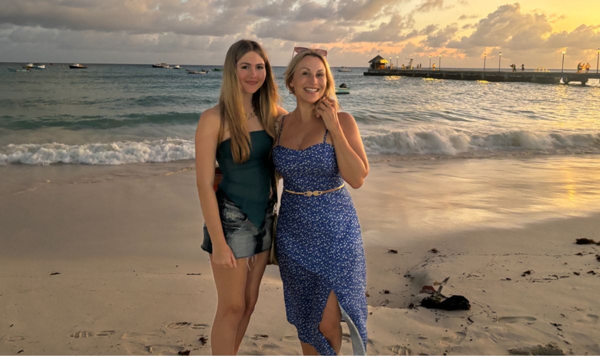 Maya and Sophie on the beach