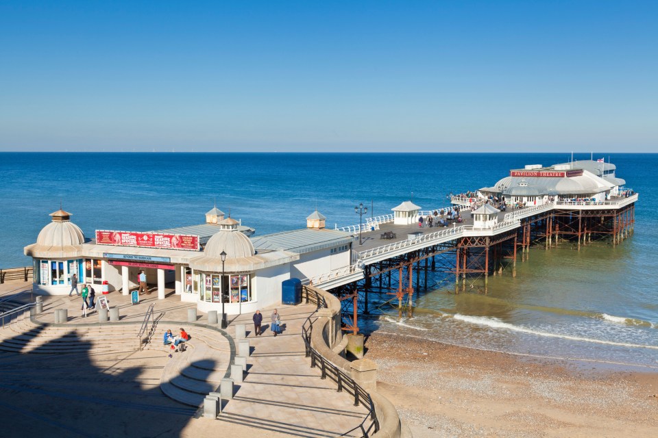 Cromer Pier sits above Cromer Beach