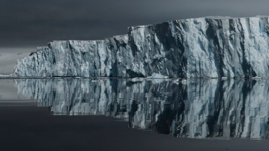 TECH: Antarctic 'Doomsday Glacier' is on verge of collapse: Ice sheet the size of Great Britain could cause global sea levels to rise by 2 feet