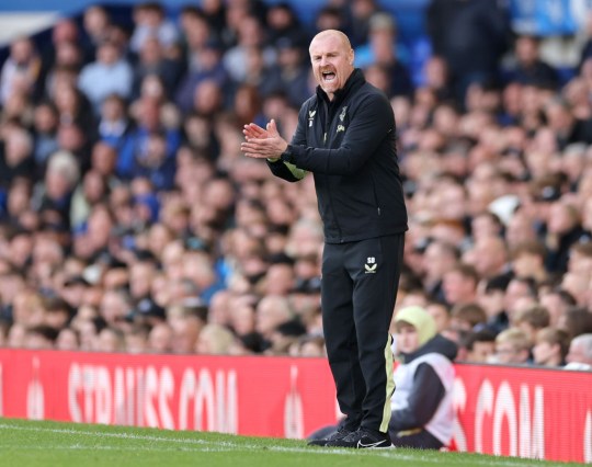 Sean Dyche, Manager of Everton, shouts from the touchline during the Premier League match between Everton FC and Crystal Palace