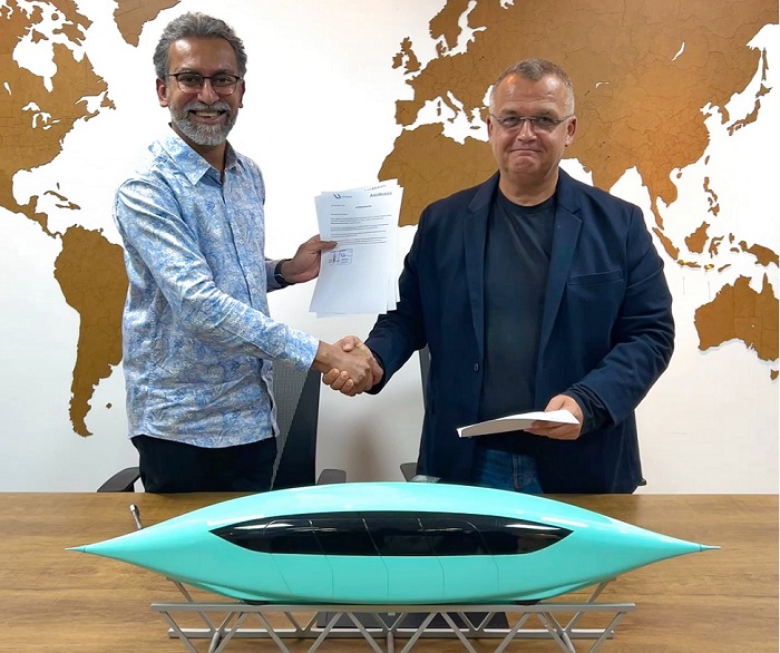 Ramachandran Muniandy, CEO & Co-founder of Asia Mobiliti with Oleg Zaretsky, CEO of uScovery DMCC, signing the collaboration agreement to bring Unitskiy String Technology to Southeast Asia.