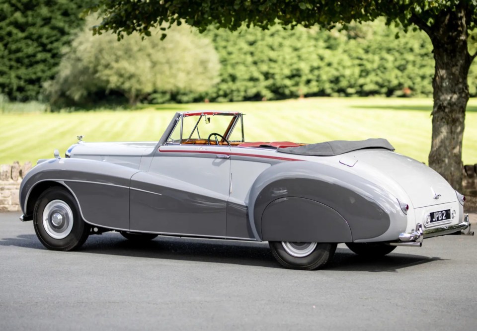 This Drophead Foursome Coupé features a 4.5-litre (4.6) six-cylinder engine