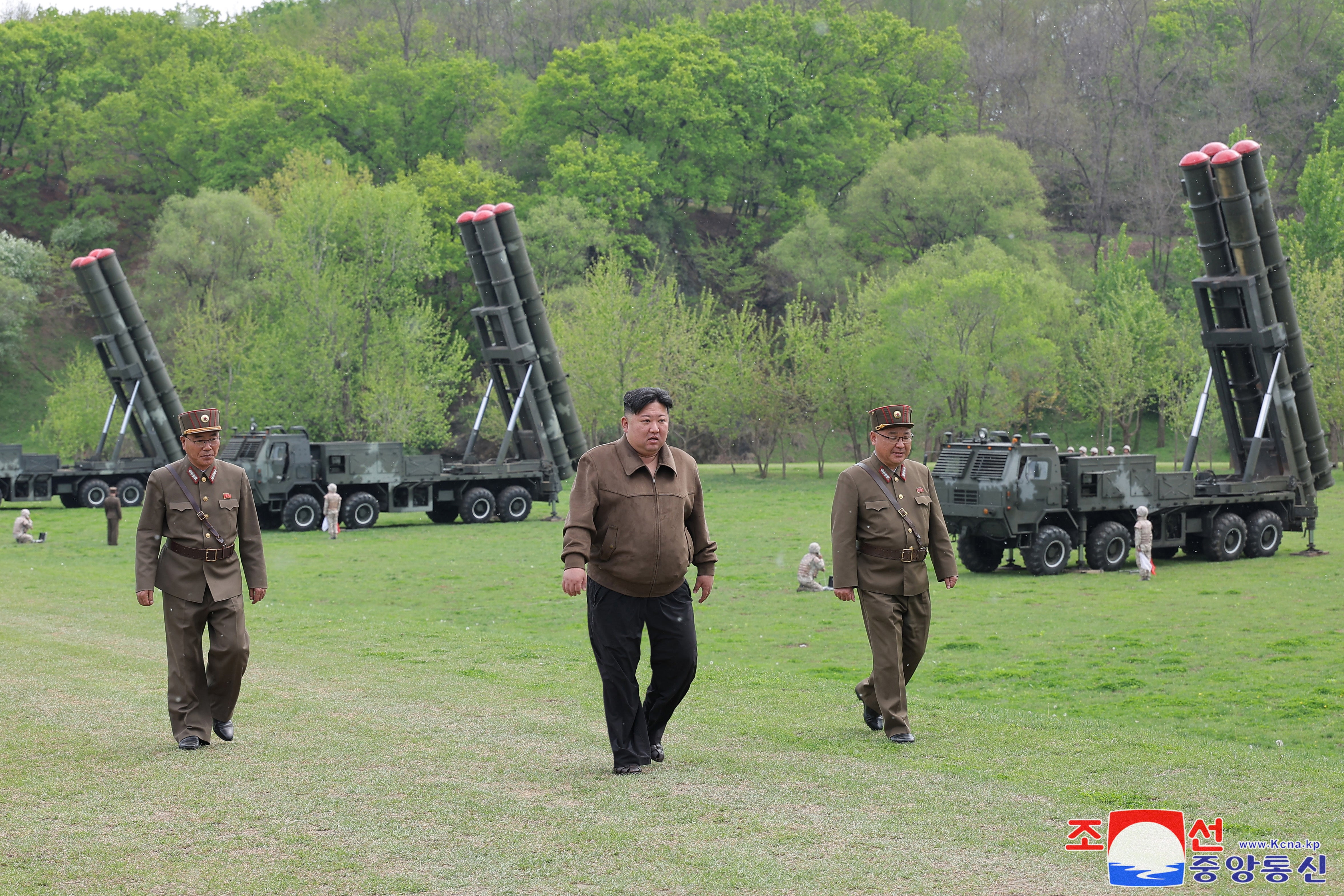 North Korean leader Kim Jong Un (C) overseeing a simulated nuclear counterattack drill earlier this year