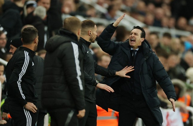 Soccer Football - Premier League - Newcastle United v Aston Villa - St James' Park, Newcastle, Britain - December 26, 2024 Aston Villa manager Unai Emery remonstrates with Newcastle United assistant manager Jason Tindall Action Images via Reuters/Lee Smith EDITORIAL USE ONLY. NO USE WITH UNAUTHORIZED AUDIO, VIDEO, DATA, FIXTURE LISTS, CLUB/LEAGUE LOGOS OR 'LIVE' SERVICES. ONLINE IN-MATCH USE LIMITED TO 120 IMAGES, NO VIDEO EMULATION. NO USE IN BETTING, GAMES OR SINGLE CLUB/LEAGUE/PLAYER PUBLICATIONS. PLEASE CONTACT YOUR ACCOUNT REPRESENTATIVE FOR FURTHER DETAILS..