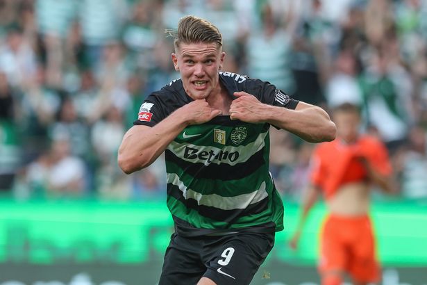 Viktor Gyokeres celebrating