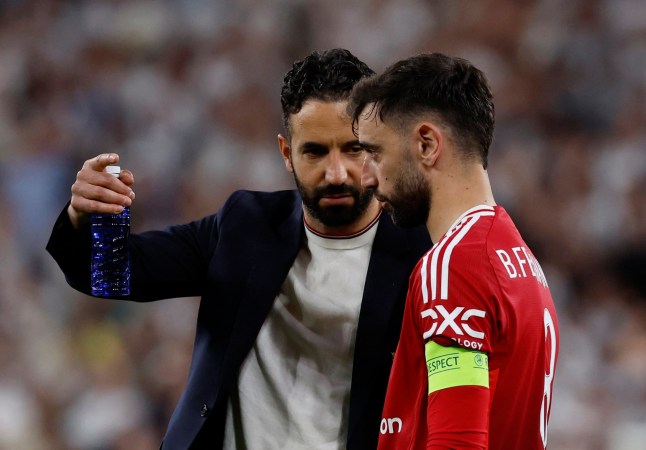 Soccer Football - Europa League - Final - Tottenham Hotspur v Manchester United - San Mames, Bilbao, Spain - May 21, 2025 Manchester United manager Ruben Amorim with Manchester United's Bruno Fernandes after the match REUTERS/Vincent West